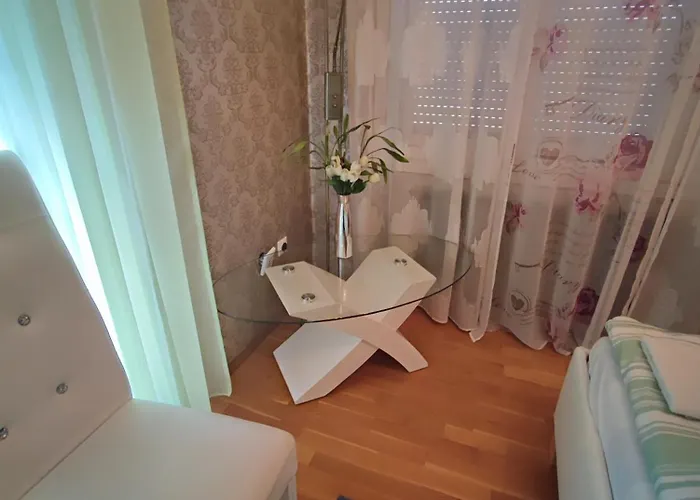 Gazde/Camere de închiriat Marytilla